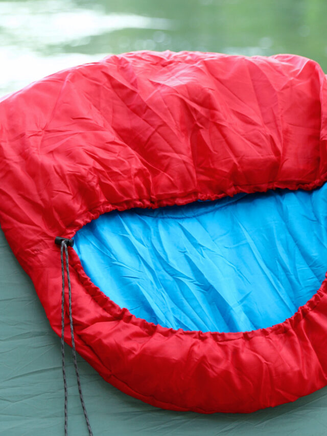How to Wash a Sleeping Bag (Guide)