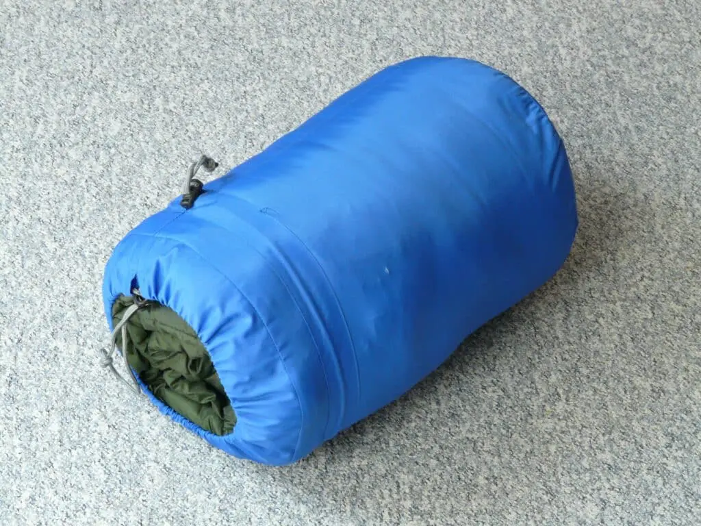 how to store a sleeping bag properly. sleepinggears.com